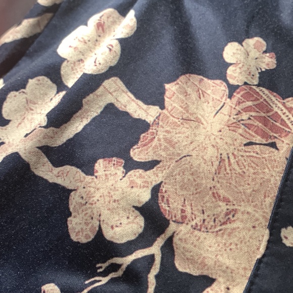 Azalea by Firmiana navy & cream floral tunic size 4x - Picture 10 of 12